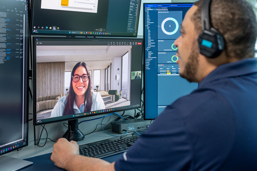 Engineer performing a Microsoft 365 upgrade for a customer